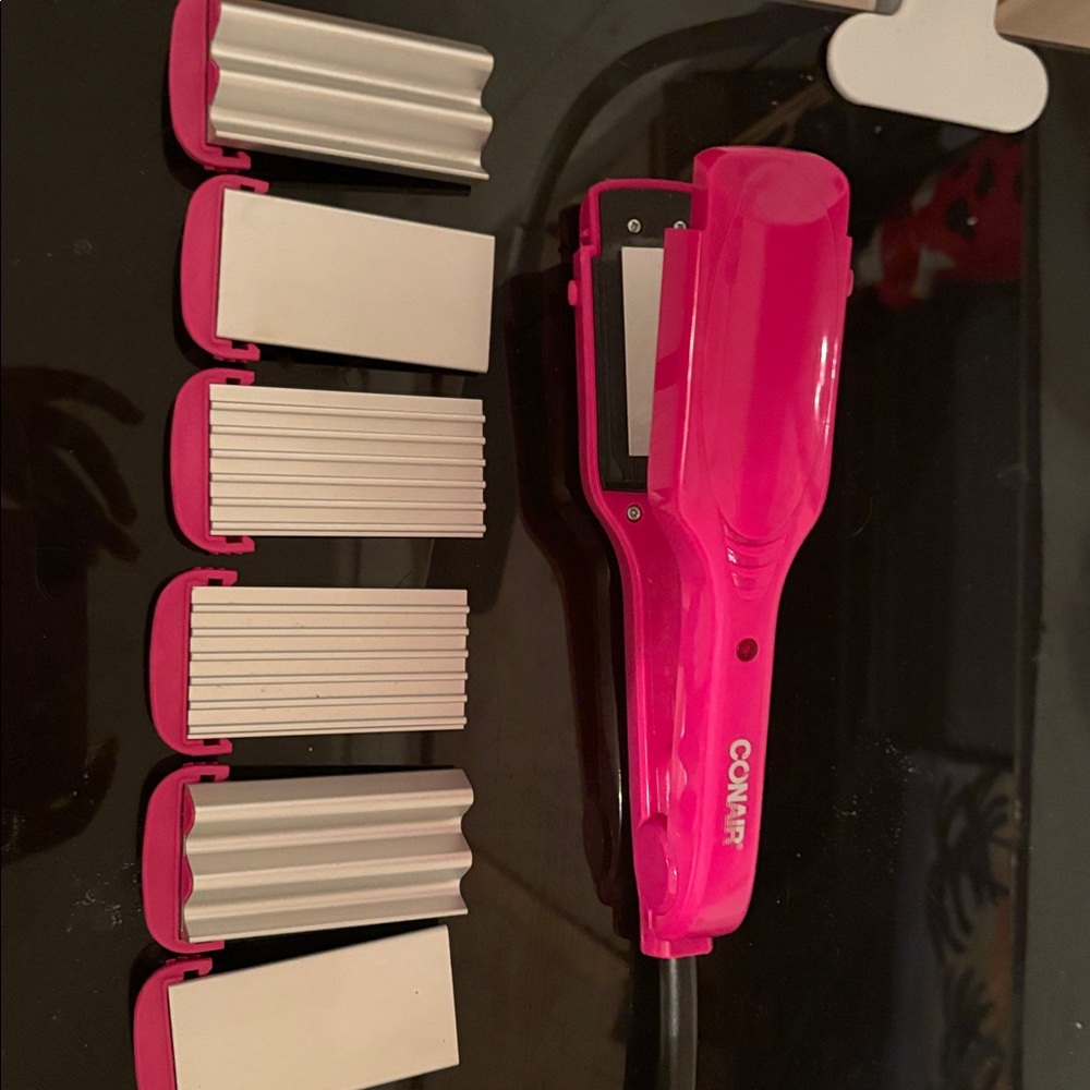 A conair straight waves flat iron